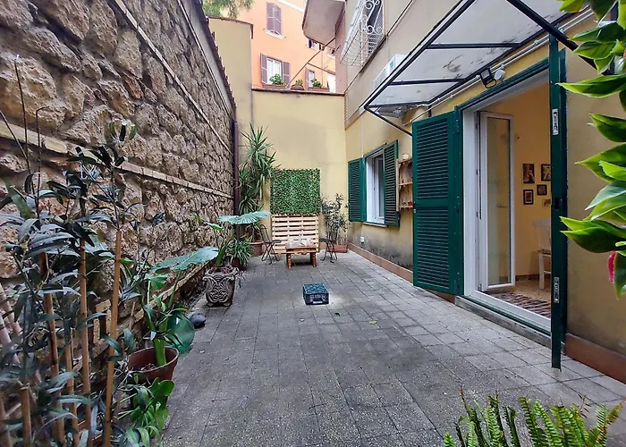 Charming Nest Steps From The Vatican Apartment *