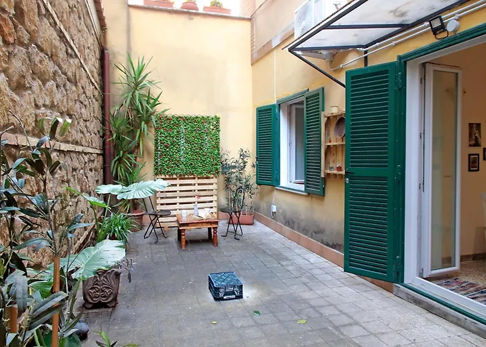 Charming Nest Steps From The Vatican *